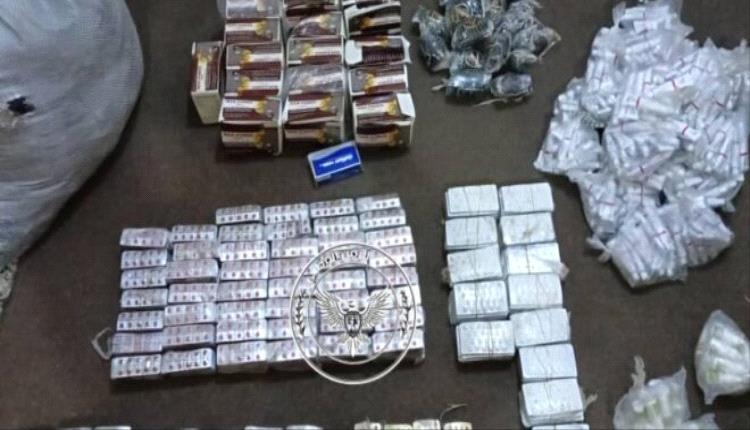 قوات طوق العاصمة عدن تضبط شحنة أدوية مهربة في نقطة مصنع الحديد