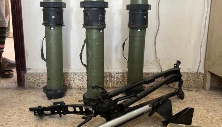 عملية أمنية خاطفة بالمكلا تضبط أسلحة ثقيلة وقواعد "هاون" في منطقة فوة