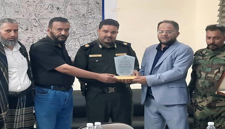 قيادة اللجان وأهالي "بئر فضل" يُكرمون قائد شرطتهم الرائد ناظم الجبيري