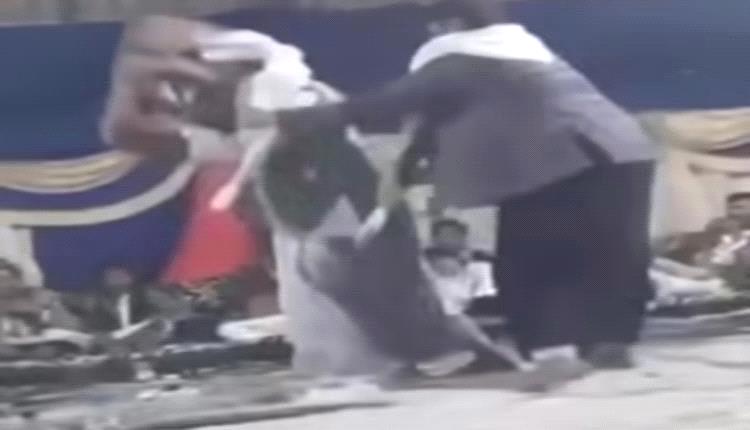 قيادي حـ,ـوثي يقتحم حفل زفاف بصنعاء ويحطم مكبرات الصوت .. والسبب صادم!

