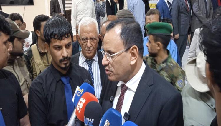 السقطري يدشن اليوم المهرجان الوطني الأول للعسل
