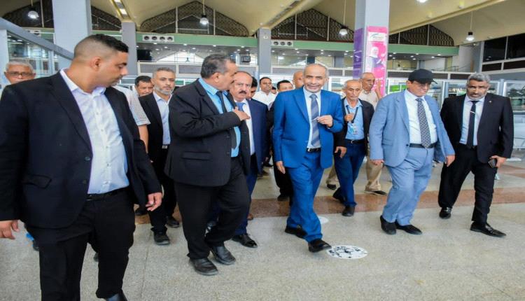 عضو مجلس القيادة محمود الصبيحي يتفقد سير العمل في وزارة النقل وميناء المعلا ومطار عدن الدولي