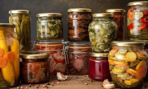 كيف تتأكد من سلامة الأطعمة المُخمَّرة؟