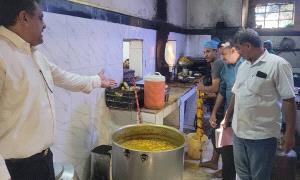 مدير عام المنصورة يؤكد استمرار ضبط المطاعم والبوفيهات المخالفة لضمان سلامة الأغذية