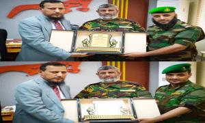 المحافظ شيخ يكرّم القيادة السابقة لوحدة حماية الأراضي ويشيد بدورها في مكافحة البناء العشوائي