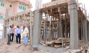 مدير عام خورمكسر يطّلع على تقدم العمل في مشروع فصول جديدة بثانوية عبدالباري للبنات