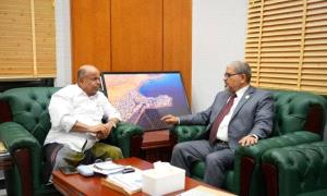 الخنبشي يتفقد أوضاع جامعة حضرموت ومكتب الشؤون الاجتماعية

..