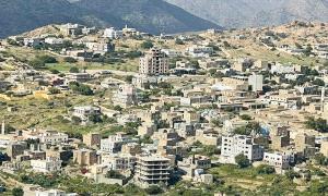 الكحيل يحث تجار مديرية الشعيب على استخراج تراخيص مزاولة المهنة لضمان قانونية أنشطتهم
