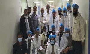 طلاب قسم الصيدلة "جامعة خليج عدن الدولية" ينفذون زيارة علمية لمصنع الهلال للأدوية