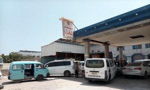 أزمة الغاز المنزلي تخنق عدن.. مهلة المحافظ انتهت والمعاناة تتفاقم وسط فوضى السوق السوداء