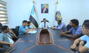 الهيئة المالية والإدارية تناقش تطوير الأداء وتعزيز الانضباط الوظيفي في اجتماعها الدوري