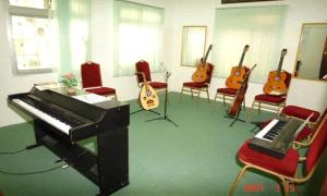 إغلاق بيت الموسيقى في صنعاء.. مؤشرات على تراجع ثقافي واقتصادي مقلق