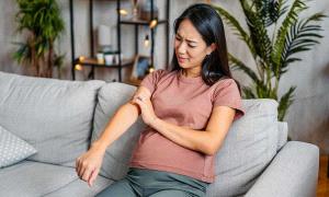 النساء الحوامل أكثر عرضة للدغ البعوض بمقدار الضعف.. إليك السبب