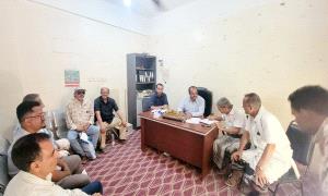 برئاسة الشاعري: لجنة المناقصات بمديرية قعطبة تعقد اجتماعاً لاعتماد إعلان المشاريع المعتمدة في الموازنة