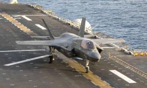 ما هي القوات الأمريكية المشاركة في حصار الموانئ الإيـ.ـرانية؟