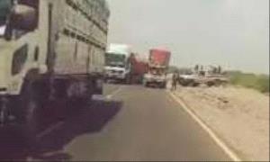 أمن أبين ينهي احتجاجات حسان ويعيد فتح الطريق العام

