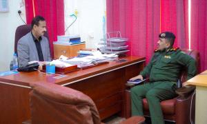 محافظ شبوة يطلع من مدير عام شرطة المحافظة على مستوى تنفيذ الحملة الأمنية لمنع حمل السـ.ـلاح ويؤكد على مضاعفة الجهود لتعزيز الاستقرار 