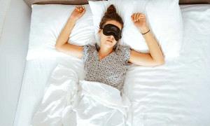 لماذا لم تعد ساعات النوم الثماني كافية؟!