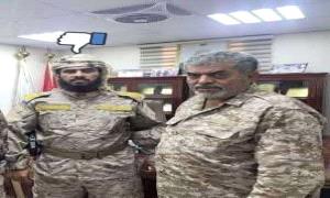 بالصورة.. تعرف على قائد العمالقة الذي تسلم مفاتيح معسكر بدر من الانتقالي