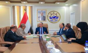 وزير النقل يناقش استئناف العمل بمشروعي مينائي قرمة وبروم
