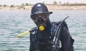 الدفاع المدني بمأرب ينتشل جثمان مهاجر إثيوبي غرق في تحويلة السد