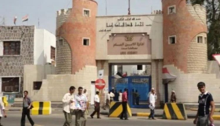 شرطة عدن توضح ملابسات إطلاق النار على مركبة في خور مكسر وتعلن إحالة المتورطين للتحقيق