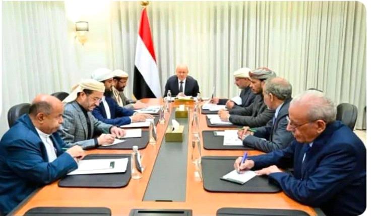 التعيينات تشعل أخطر أزمة داخل مجلس القيادة الرئاسي .. هل بدأ العد التنازلي للشراكة أم أن الإنقاذ لا يزال ممكنًا؟