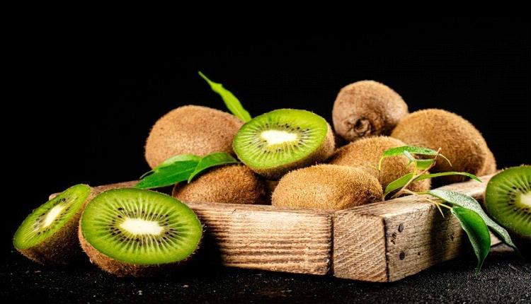 تعرف ماذا تخبئ قشرة الكيوي من فوائد؟