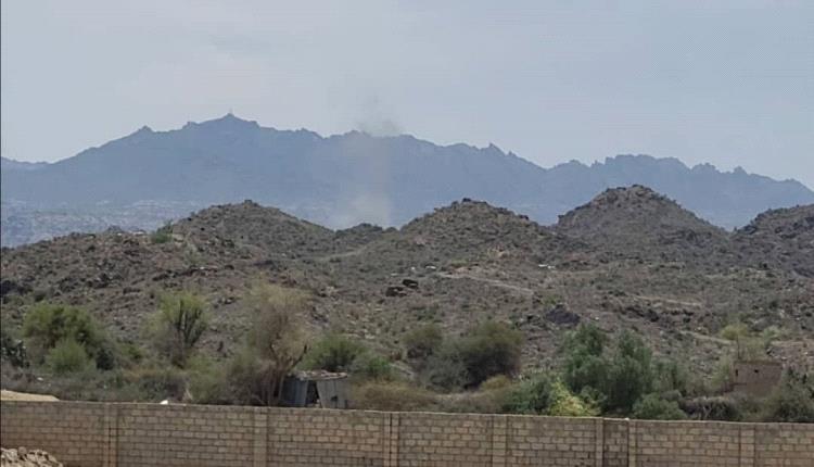 مليشـ,ـيا الحـ,ـوثي تشن قصـ,ـفًا عشوائيًا باتجاه الأعيان المدنية غرب قعطبة