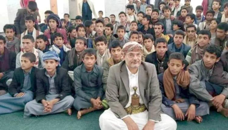 الحو.ثيون يحشدون الشباب قسراً ويستغلون المدارس في الحديدة