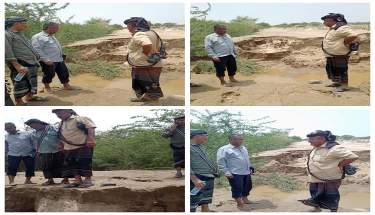 مدير عام مكتب الزراعة والري بأبين يتفقد أضرار السيول في مديرية أحور