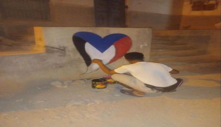 انتقالي سيئون يطلق حملة ميدانية لتزيين الشوارع بأعلام وشعارات الجنوب
