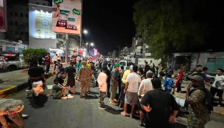 "ثورة الفرشان".. غضب شعبي عارم يجتاح عدن احتجاجاً على تدهور المعيشة