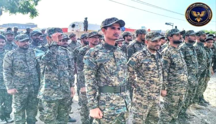 طوق العاصمة عدن يختتم برنامجا تدريبيا وتأهيليا لضباط وكوادر قواته