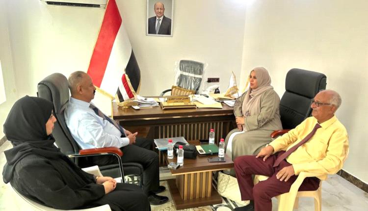 وزير النقل يبحث مع وزيرة الدولة لشؤون المرأة تعزيز دور المرأة في قطاعات النقل