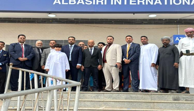 المحافظ الحالمي يفتتح فرع بنك البسيري الدولي بمحافظة لحج 
