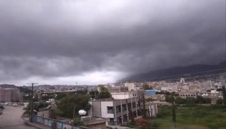 الأرصاد يحذّر من موجة حر وأمطار رعدية واضطراب البحر