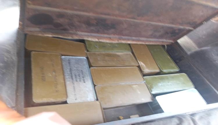 قوات الأمن الوطني بنقطة الحسيني بمحافظة لحج تضبط 24 صفيحة ذخـ,ـائر مهربة 
