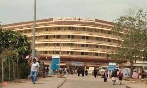 محافظ عدن يتفقد مستشفى الصداقة ويطلع على مستوى الخدمات الطبية واحتياجاته
