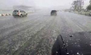 تحذيرات من أمطار رعدية وسيول واضطراب البحر