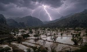 صـ,ـاعقة رعـ,ـدية تودي بحياة مواطن في الأزارق وسط مخاوف من تكرار الحوادث
