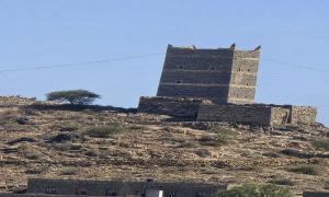 مليش.يا الحو.ثي تُفجّر حصناً تاريخياً في البيضاء
