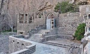 كاتب صحفي يحذر من استمرار البسط والعبث بمعالم عدن التاريخية