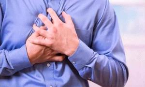 ألم الذراع اليسرى.. متى يكون إنذارا مبكرا لنوبة قلبية؟