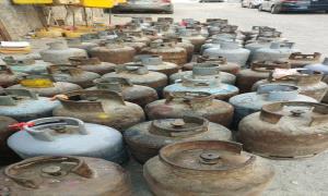 أهالي المنصورة يناشدون قيادتي وزارة النفط والسلطة المحلية بالتدخل العاجل لوقف الزيادة في أسعار الغاز المنزلي