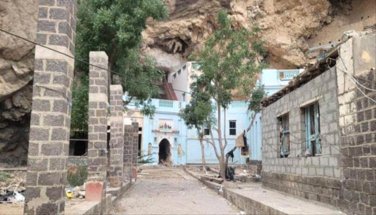 وكيل نيابة الآثار بعدن يتخذ إجراءات قانونية ضد محاولات التعدي على (حوش) معبد أثري في كريتر
