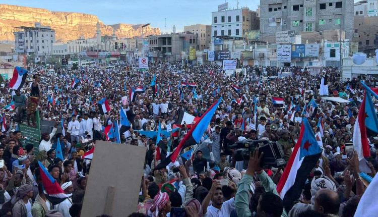 الجنوب يكسر الصمت: زحف شعبي يعيد رسم المعادلة من سيئون إلى المهرة