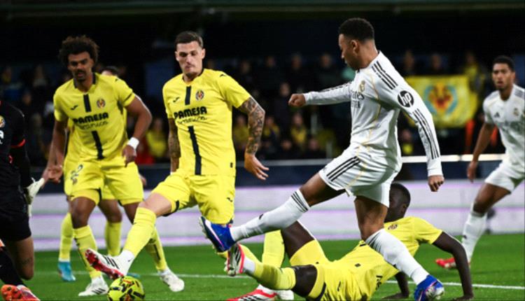 ريال مدريد يتخطى عقبة فالنسيا بثنائية