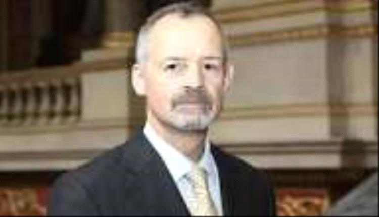 السفير البريطاني: السلام في اليمن مشروط بمواجهة إير.ان وهزيمة الحو.ثي

