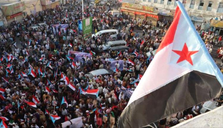 زخم شعبي جنوبي متصاعد يجدد التفويض للرئيس الزبيدي والقوات المسلحة الجنوبية